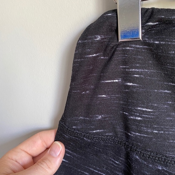 Sho Sho Women's Black / White Streaks Yoga Shorts Size 1X - Picture 3 of 9